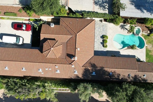 Tile roof home in La Cañada Flintridge